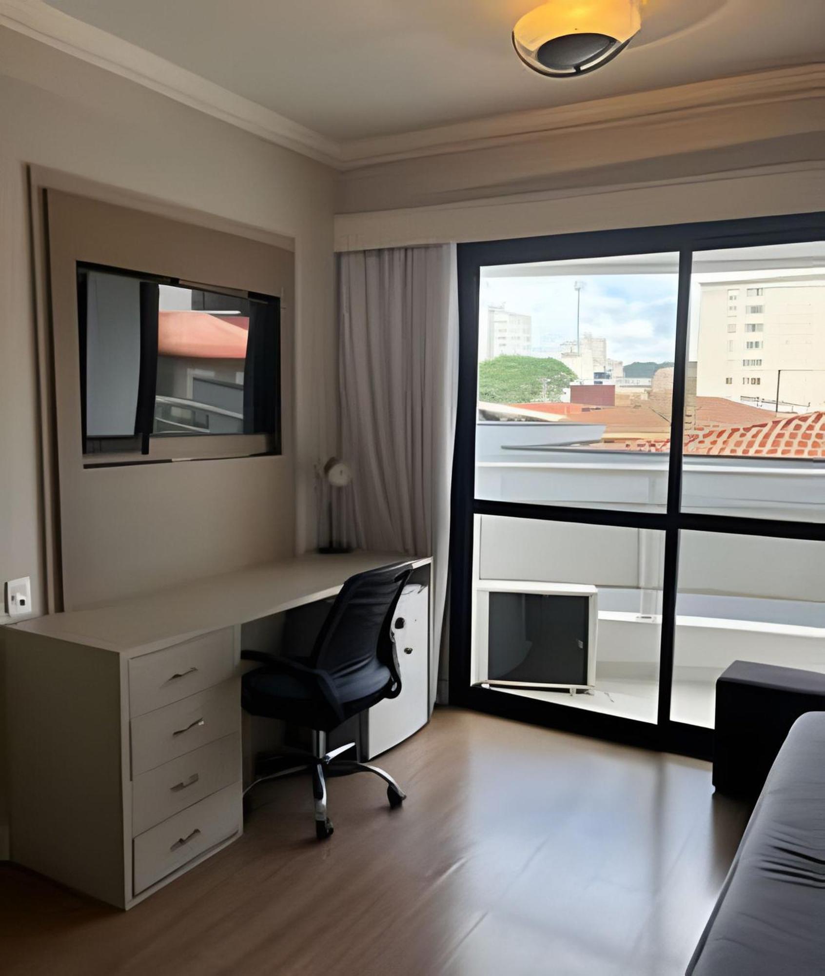 Flat Palace Com Cozinha E Sacada